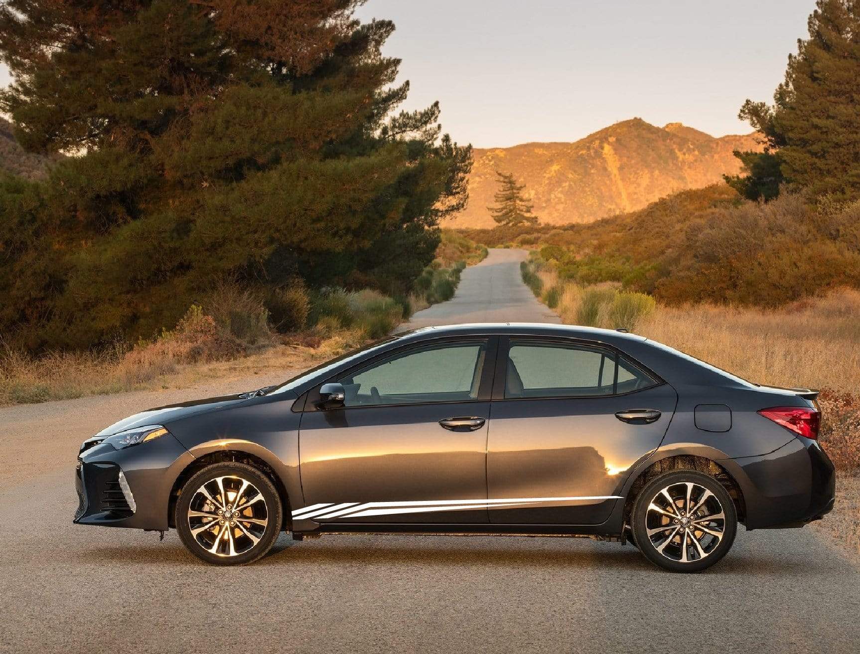 Vinyl Graphics MAN Line Graphic Gift Toyota Corolla Racing Stripes for Corolla car stickers decals