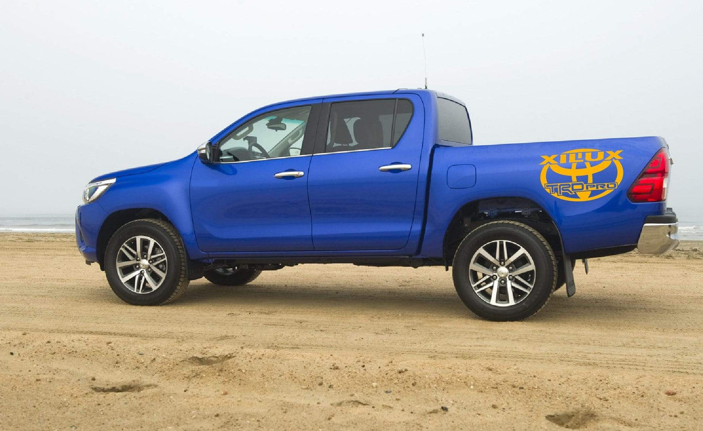 NEW Decal Sticker Vinyl Side Racing Stripes for Toyota Hilux